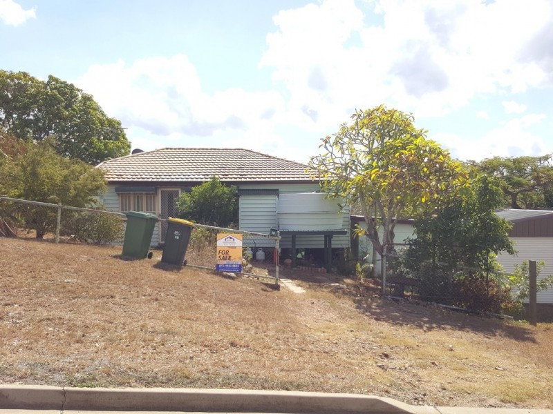 10 Hall Street, Mount Morgan QLD 4714