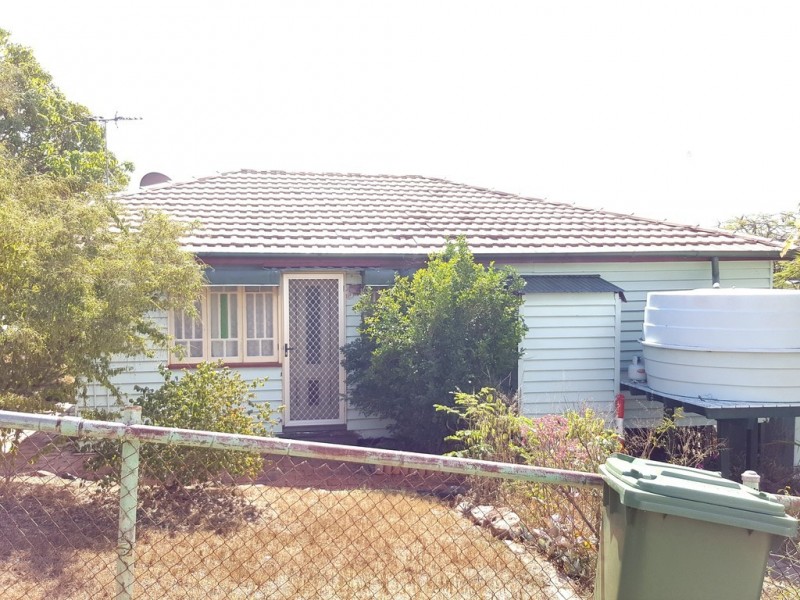 10 Hall Street, Mount Morgan QLD 4714