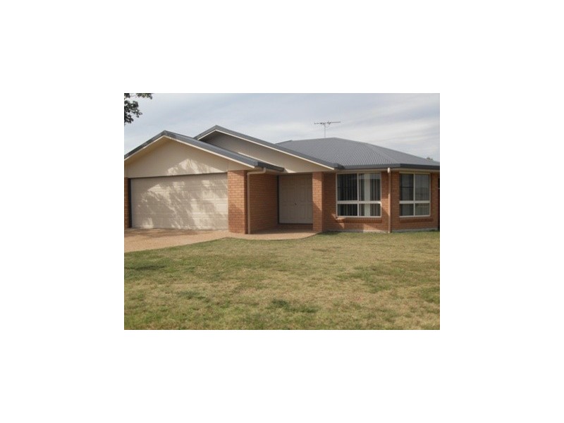 4 Isabel Court, Gracemere QLD 4702