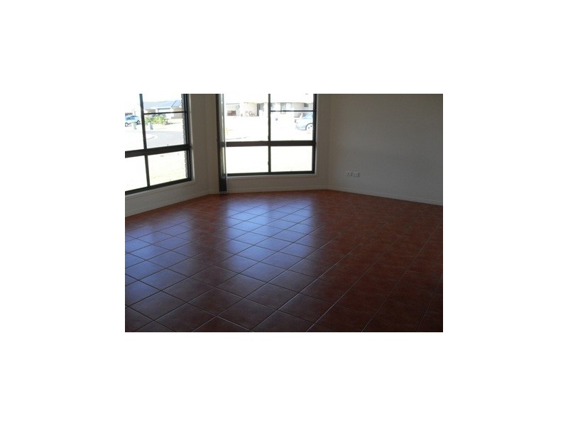 35 Seonaid Place, Gracemere QLD 4702