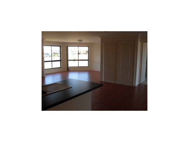 35 Seonaid Place, Gracemere QLD 4702