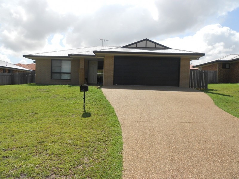 19 Seonaid Place, Gracemere QLD 4702