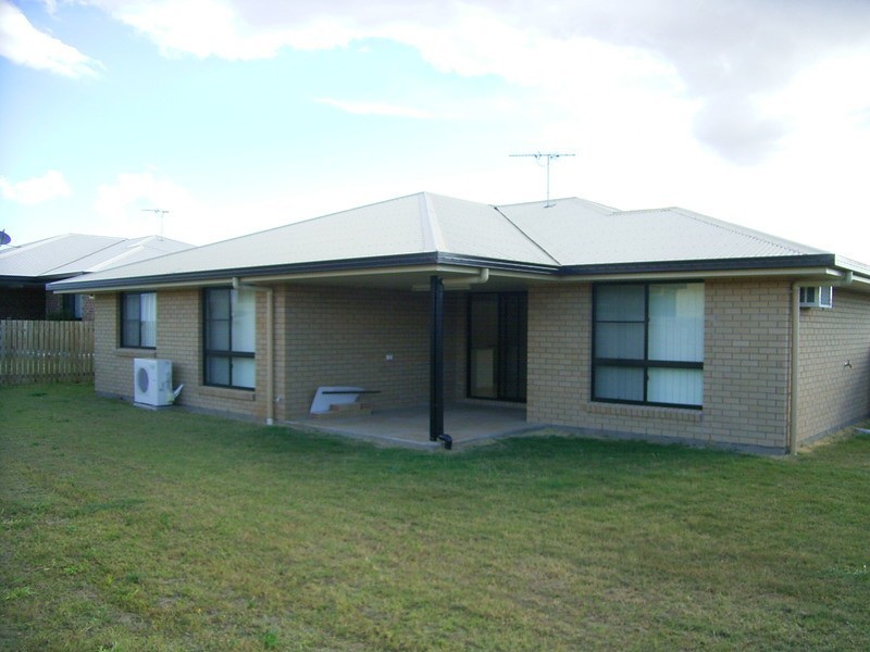 19 Seonaid Place, Gracemere QLD 4702