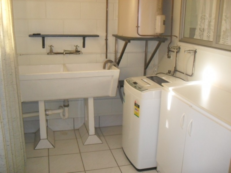 1/28 Harwood Street, Park Avenue QLD 4701