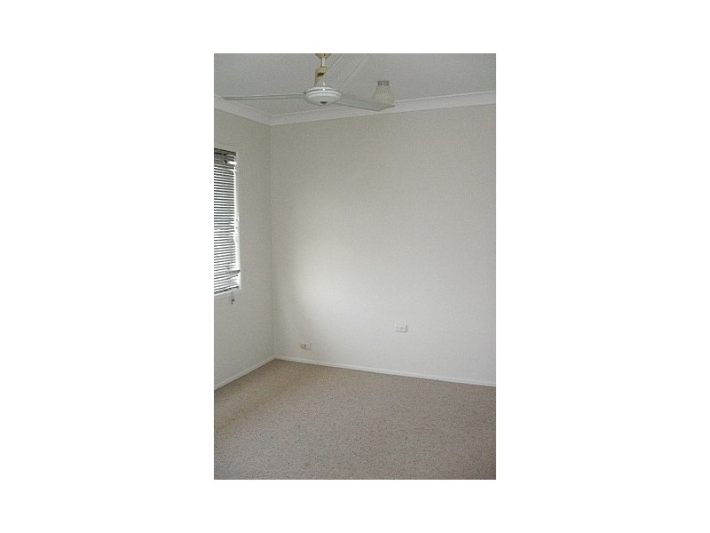 2/290 Bloxsom Street, Koongal QLD 4701