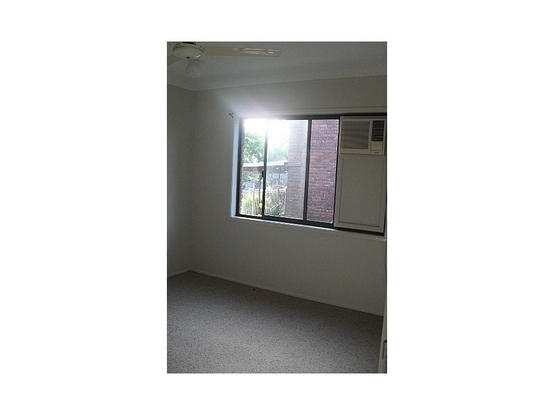 2/290 Bloxsom Street, Koongal QLD 4701