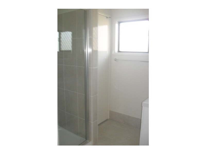 2/290 Bloxsom Street, Koongal QLD 4701