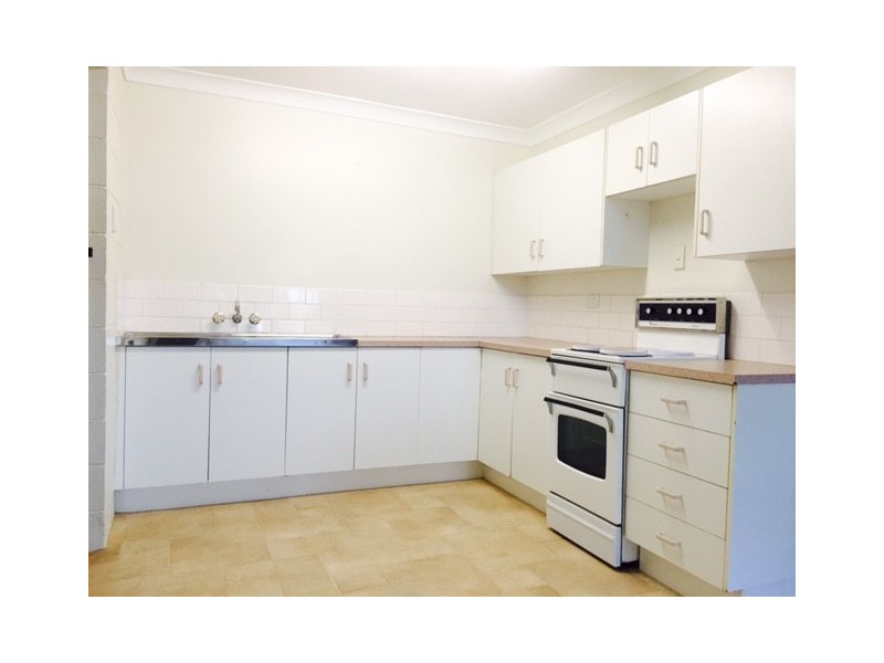 2/3 Crick Street, Kawana QLD 4701