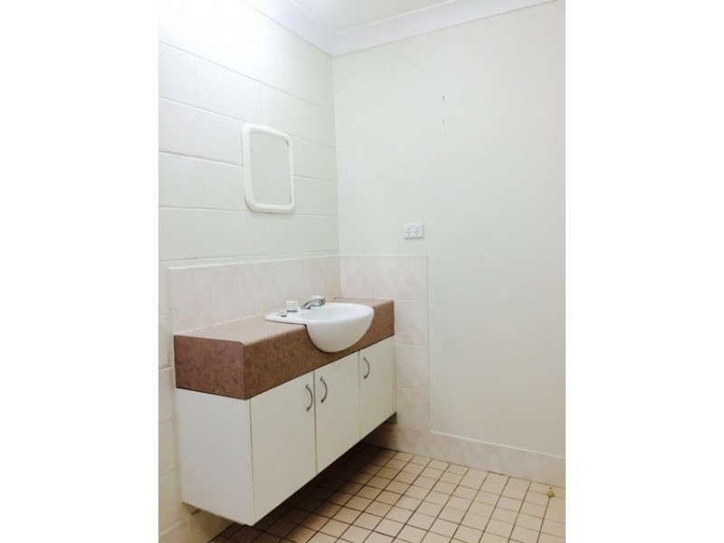 2/3 Crick Street, Kawana QLD 4701