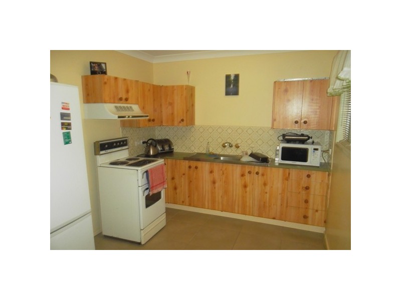 2/305 Mills Avenue, Frenchville QLD 4701