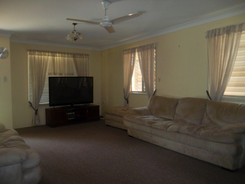 2/305 Mills Avenue, Frenchville QLD 4701