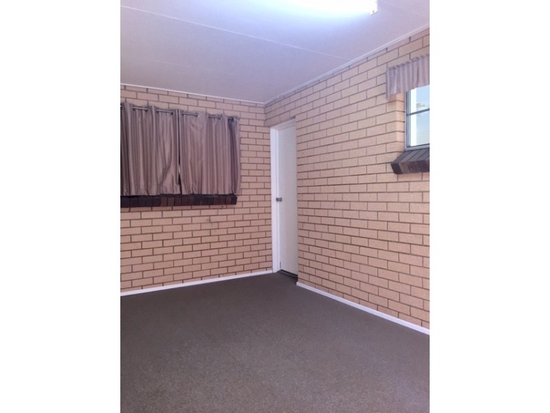2/58 Harrow Street, West Rockhampton QLD 4700