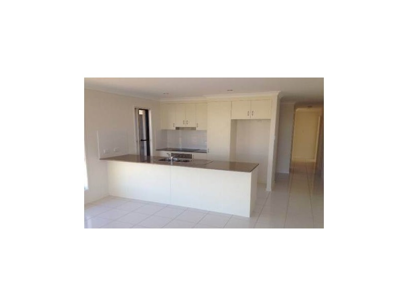 2 Devries Avenue, Gracemere QLD 4702