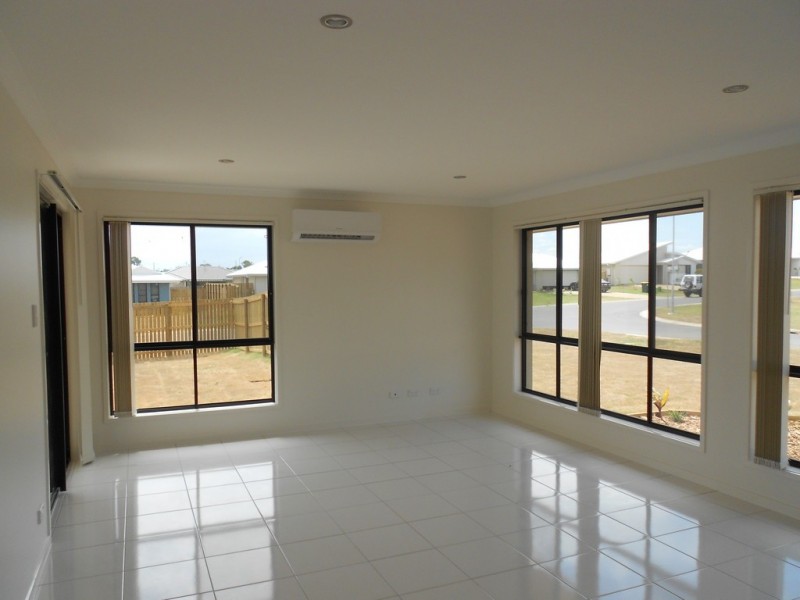 2 Devries Avenue, Gracemere QLD 4702