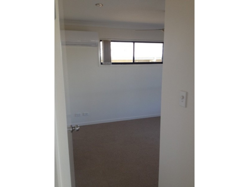 2 Devries Avenue, Gracemere QLD 4702