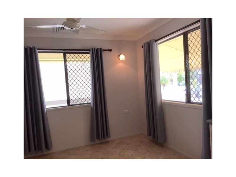 88 Buzacott Street, Park Avenue QLD 4701