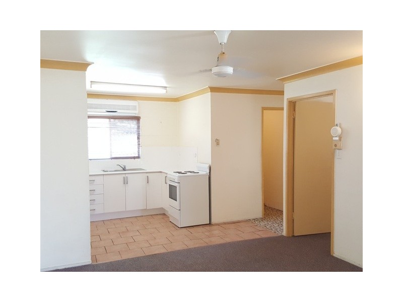 1 / 2 – 132 Alexandra Street, Kawana QLD 4701