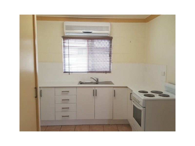 1 / 2 – 132 Alexandra Street, Kawana QLD 4701