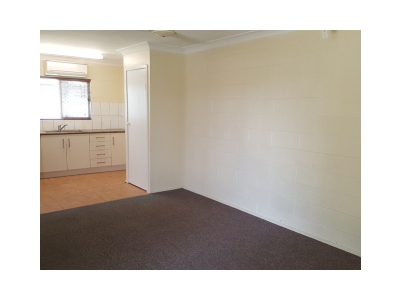 1 / 2 – 132 Alexandra Street, Kawana QLD 4701