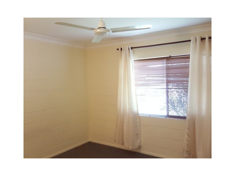 1 / 2 – 132 Alexandra Street, Kawana QLD 4701