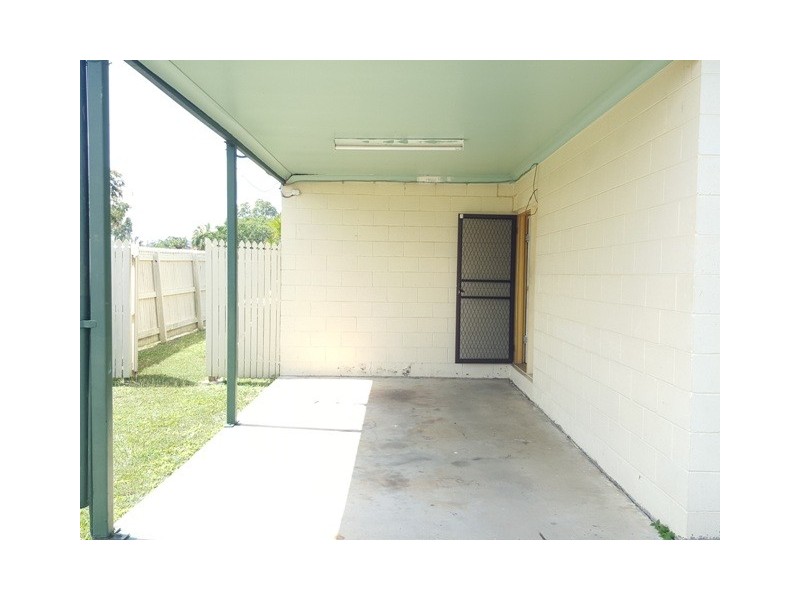 1 / 2 – 132 Alexandra Street, Kawana QLD 4701