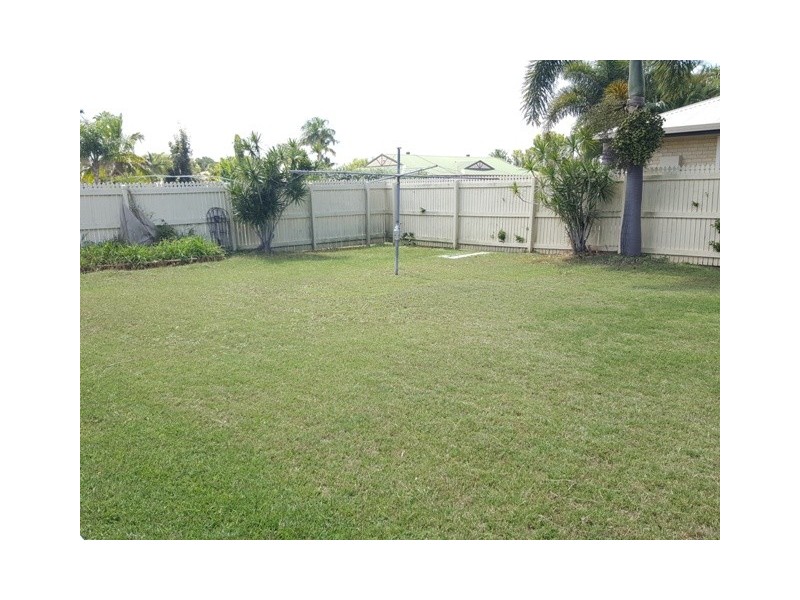1 / 2 – 132 Alexandra Street, Kawana QLD 4701