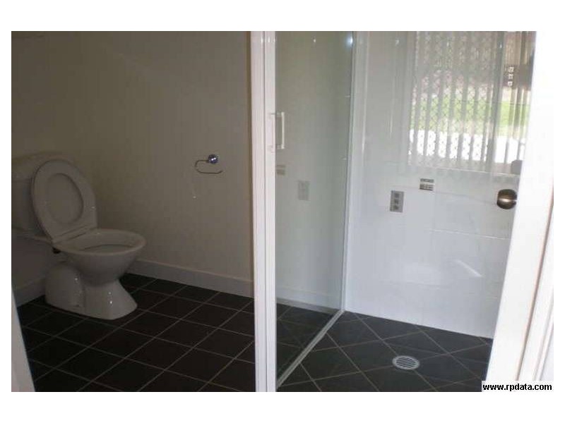 8 Riley Drive, Gracemere QLD 4702