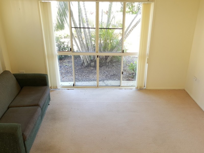 2 / 90 Livingstone Street, Berserker QLD 4701