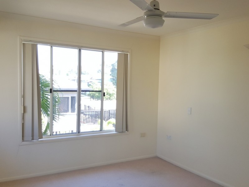 2 / 90 Livingstone Street, Berserker QLD 4701