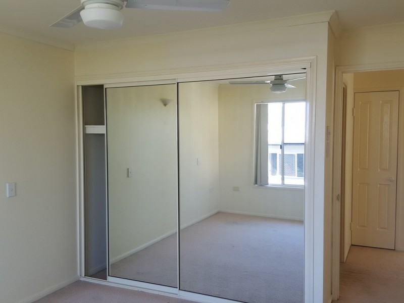 2 / 90 Livingstone Street, Berserker QLD 4701