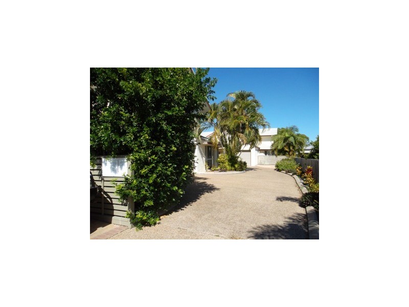 2 / 90 Livingstone Street, Berserker QLD 4701