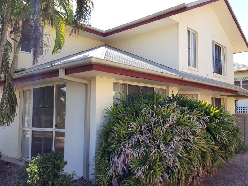 2 / 90 Livingstone Street, Berserker QLD 4701