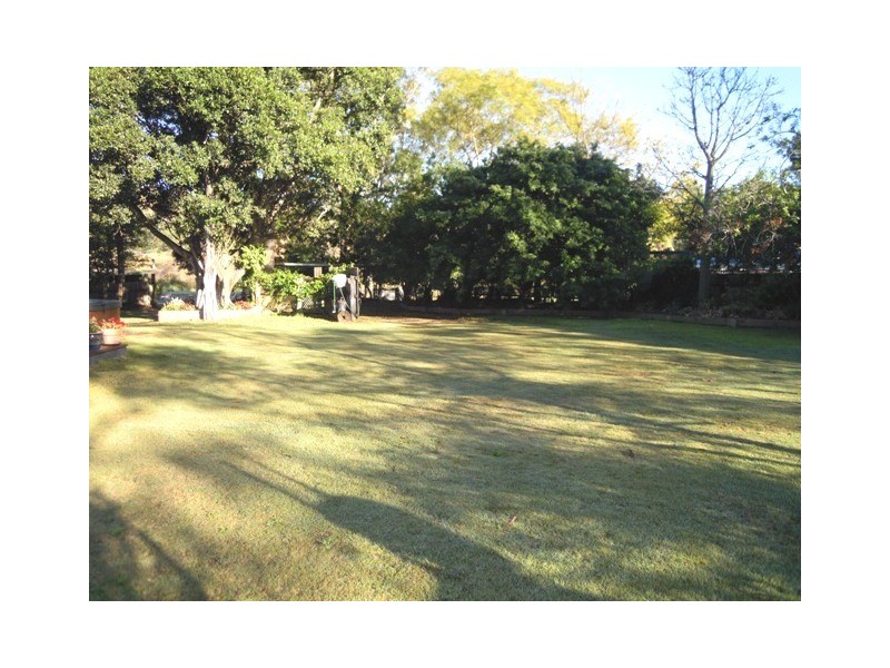 28 Creek Street, Baree QLD 4714