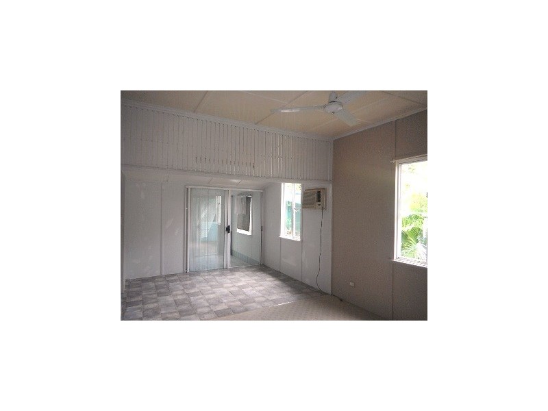 1 Nicholson Street, Mount Morgan QLD 4714