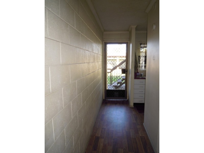 Unit 2 / 98 High Street, Berserker QLD 4701