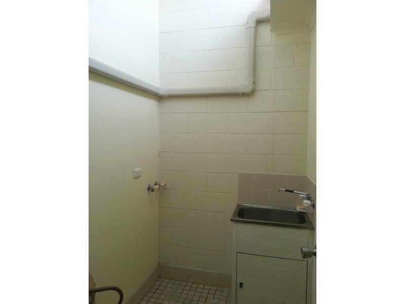3/128 High Street, Berserker QLD 4701