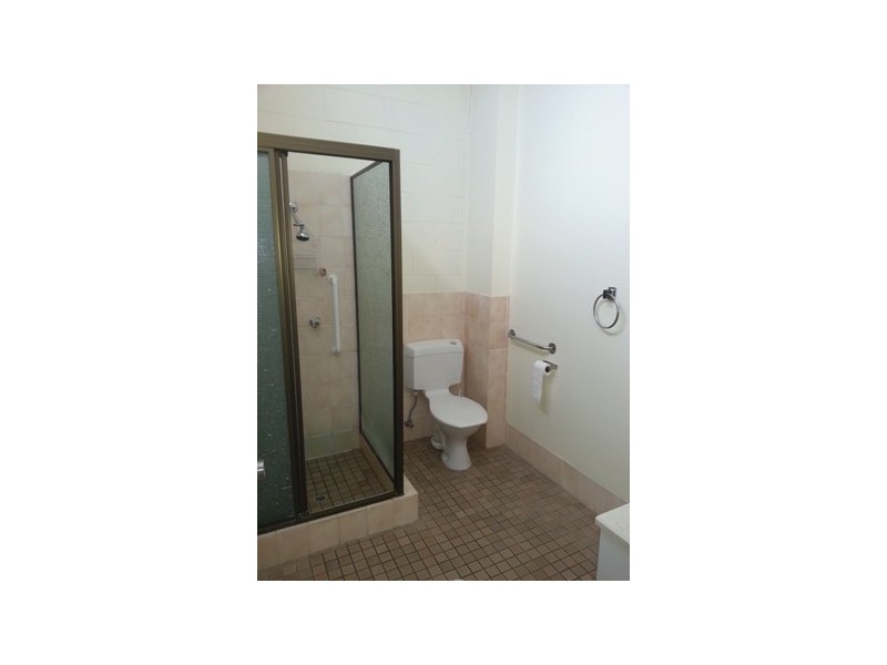 3/128 High Street, Berserker QLD 4701