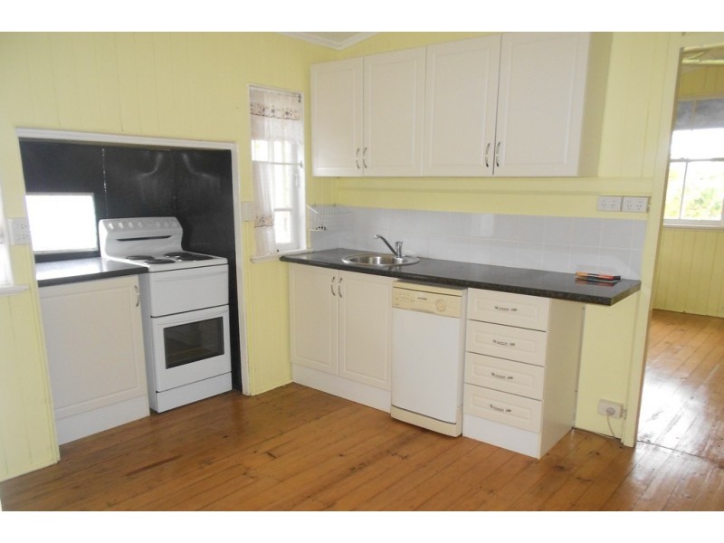 42 Gordon Street, Mount Morgan QLD 4714