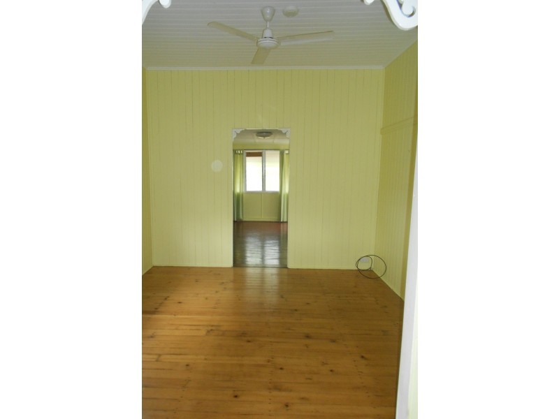 42 Gordon Street, Mount Morgan QLD 4714