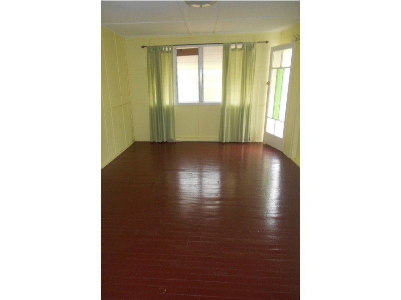 42 Gordon Street, Mount Morgan QLD 4714