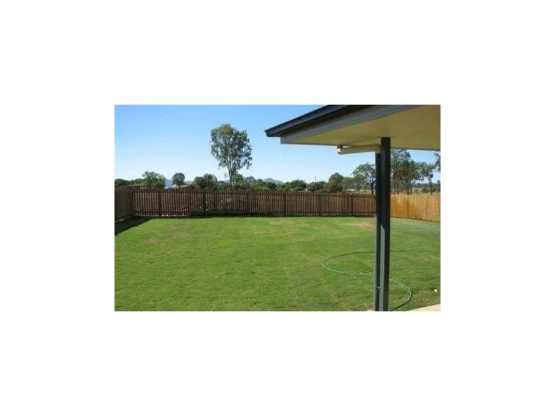 9 Riley Drive, Gracemere QLD 4702