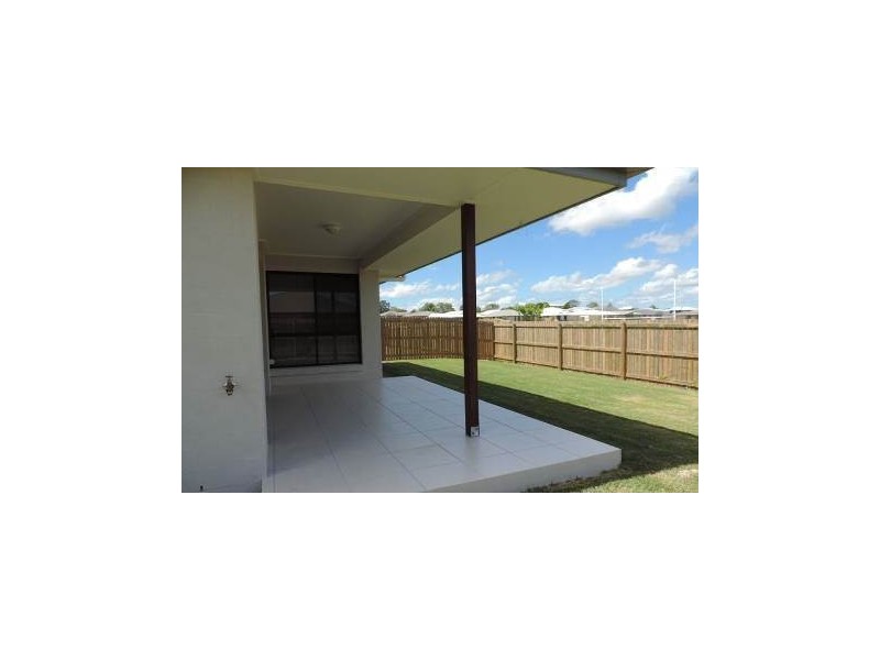 18 Florida Crescent, Parkhurst QLD 4702