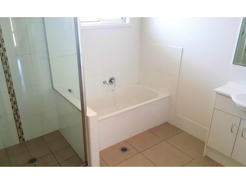 4 Belltrees Place, Gracemere QLD 4702