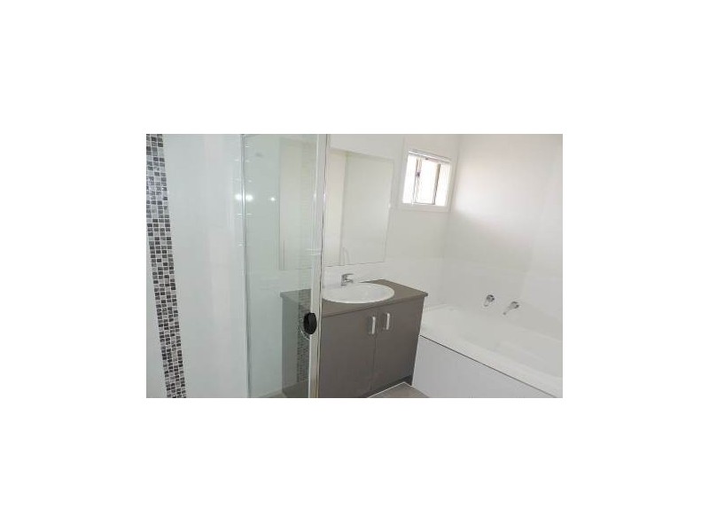 5 Clint Close, Gracemere QLD 4702