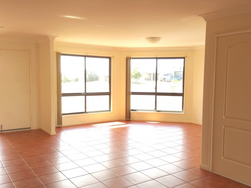 35 Seonaid Place, Gracemere QLD 4702