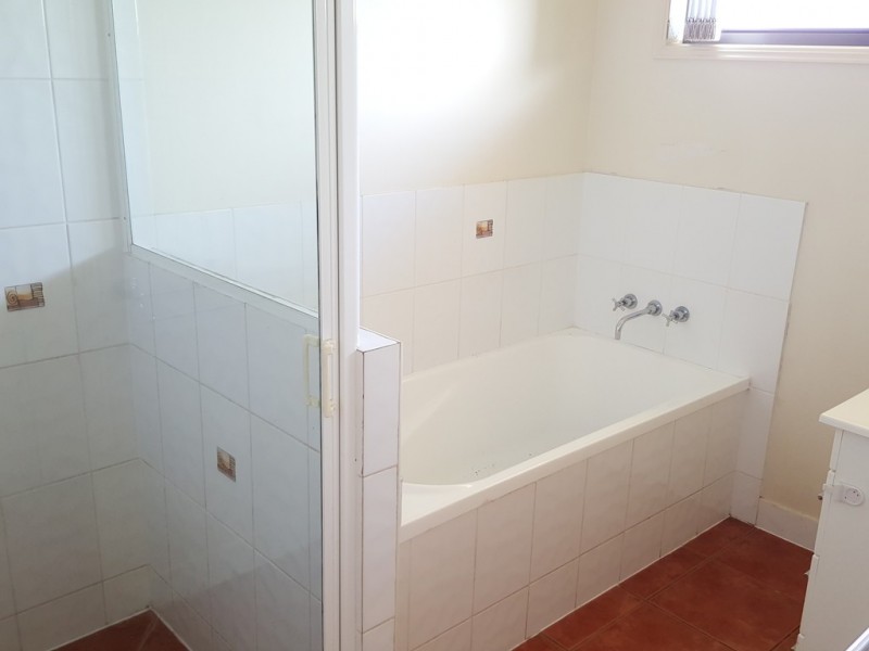 35 Seonaid Place, Gracemere QLD 4702