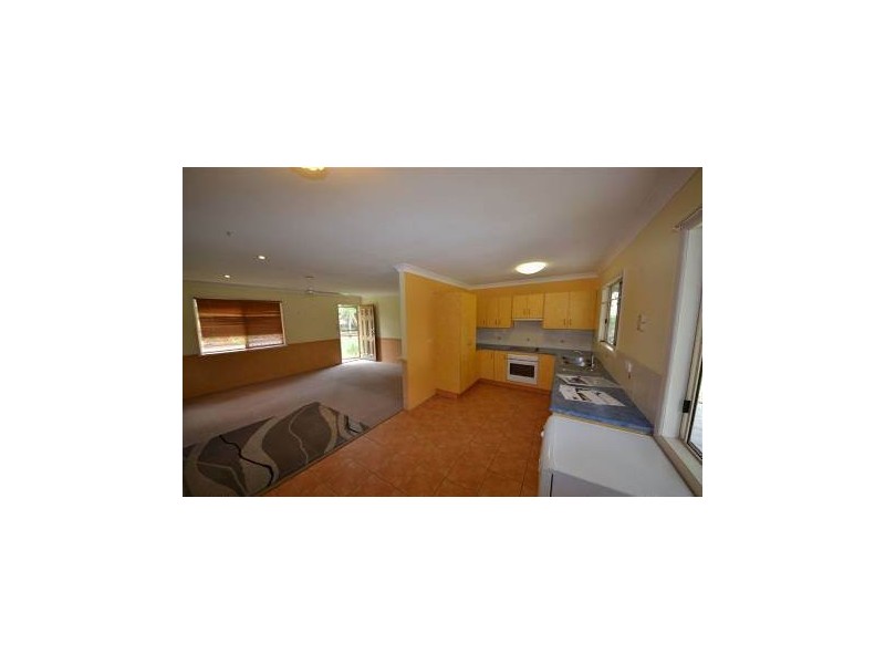8 Jillian Court, Gracemere QLD 4702