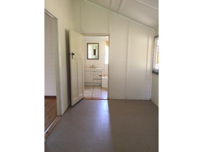 3 James Street, Mount Morgan QLD 4714