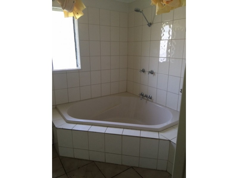 3 James Street, Mount Morgan QLD 4714