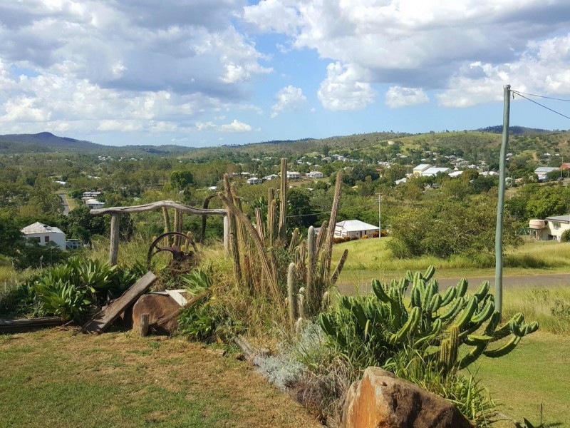 3 Hall Street South, Mount Morgan QLD 4714